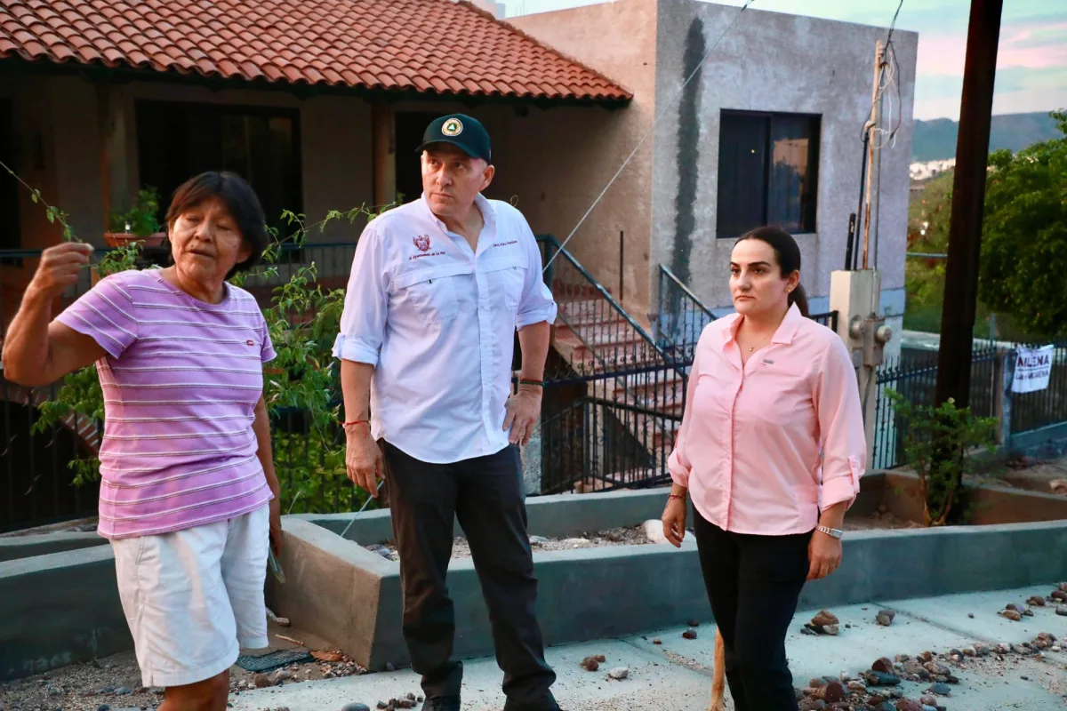 Recorrido de la alcaldesa en funciones de La Paz por vialidades afectadas tras las lluvias
