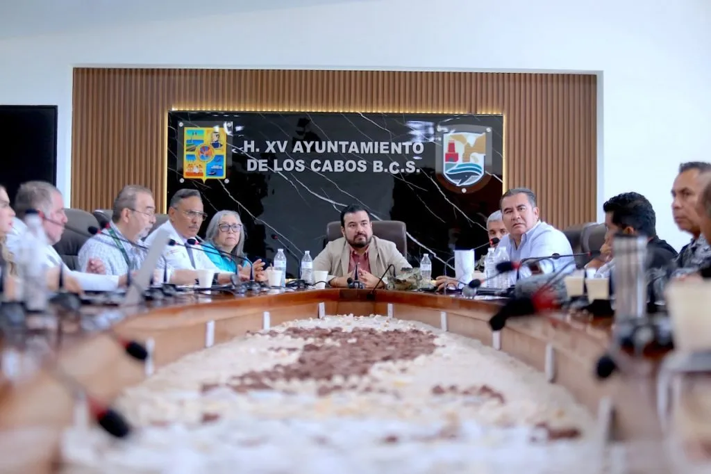 Reunión de la Mesa de Seguridad de Los Cabos con instituciones de salud y emergencia