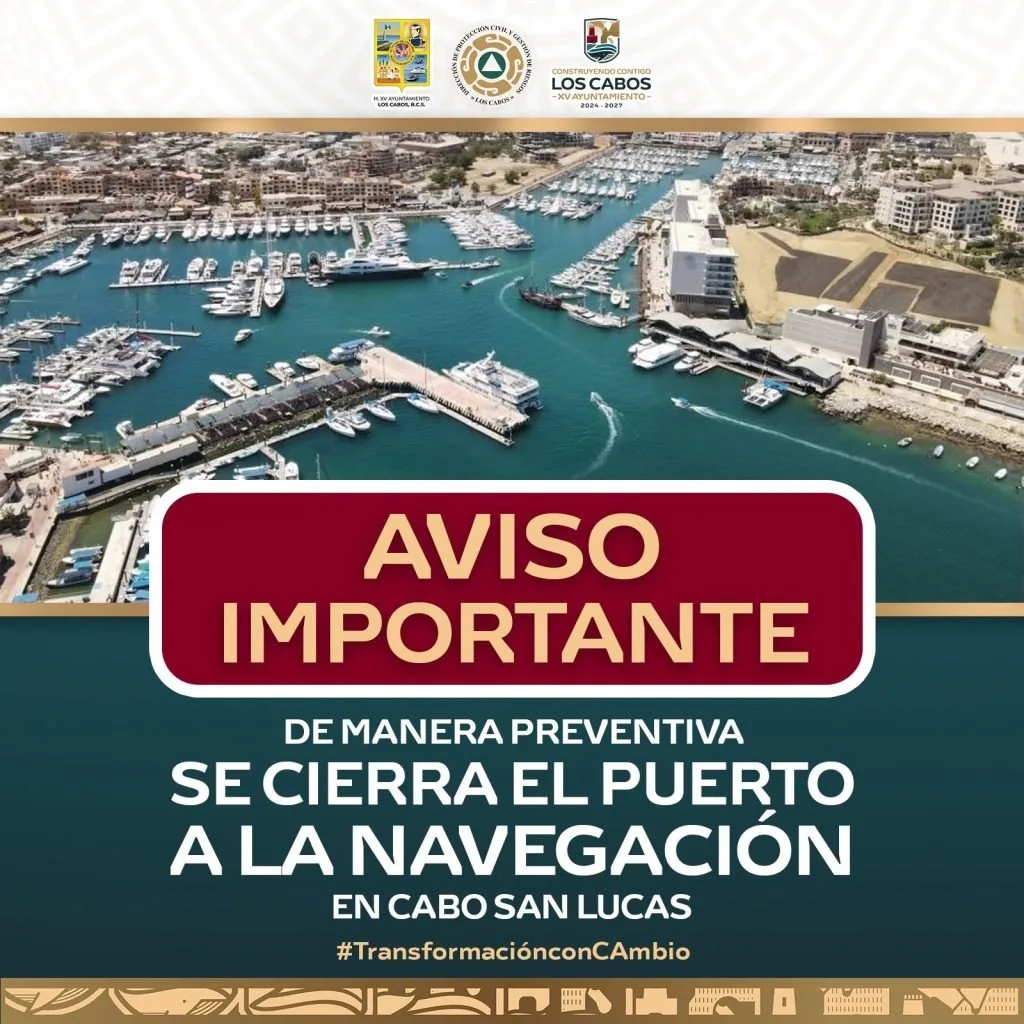 Embarcaciones menores amarradas en el puerto de Cabo San Lucas por el cierre a la navegación