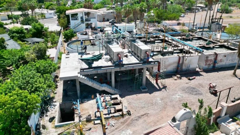 Infraestructura de la planta de tratamiento de aguas residuales de Loreto en proceso de modernización.