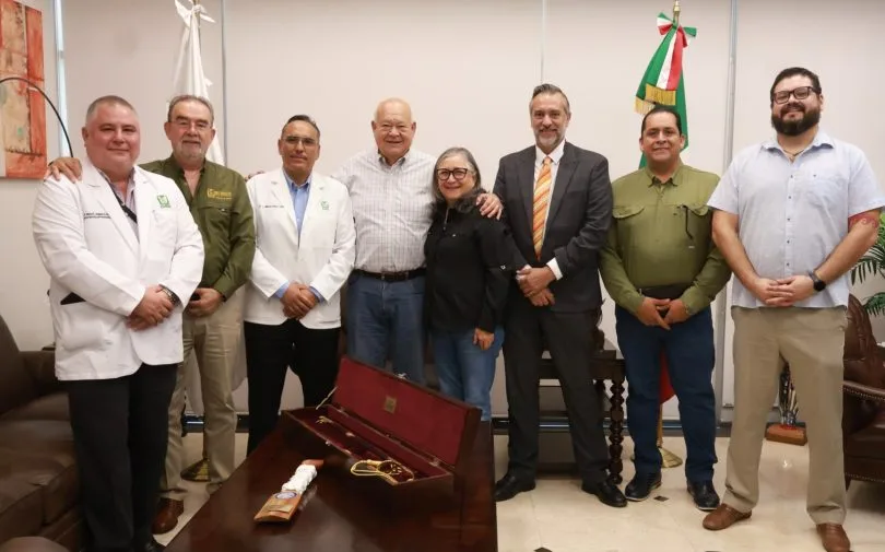Governor Víctor Castro Cosío during the national link on the Universal Health Service clinics in Baja California Sur